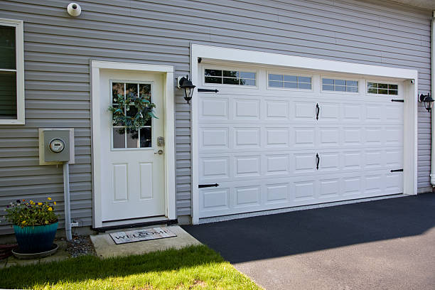 24/7 Emergency Garage Door Panel Replacement experts in Weber City, VA